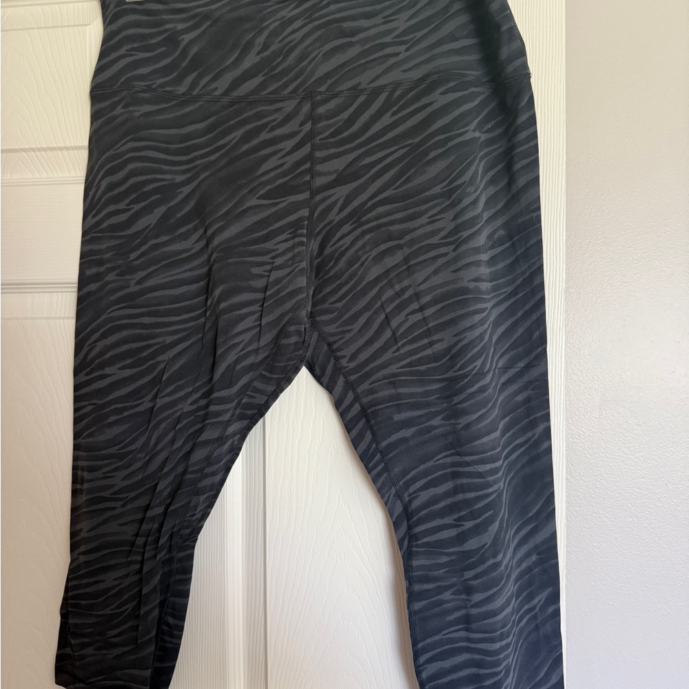 lululemon athletica Black Leggings Stretchy cropped-Length